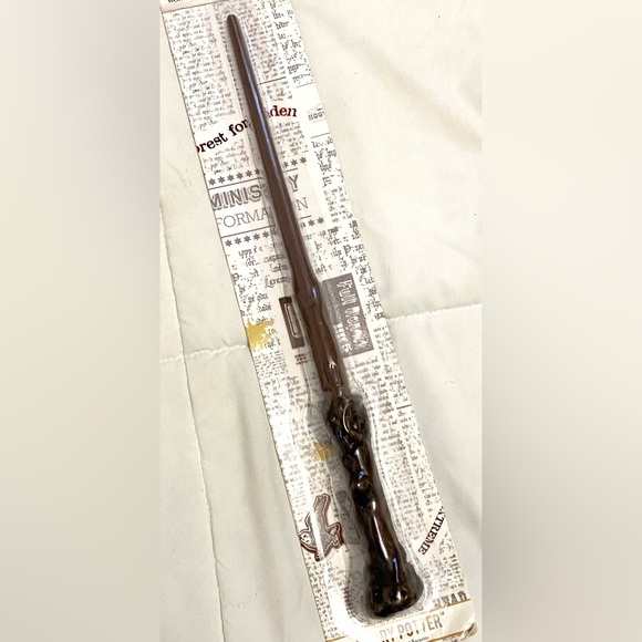 ⭐️ Harry Potter Wand - Picture 2 of 3